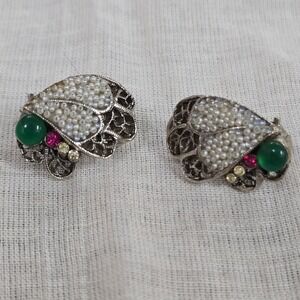 BSK Vintage Fly Insect Clip On Earrings Faux Pearl Green Cabochon Rhinestone